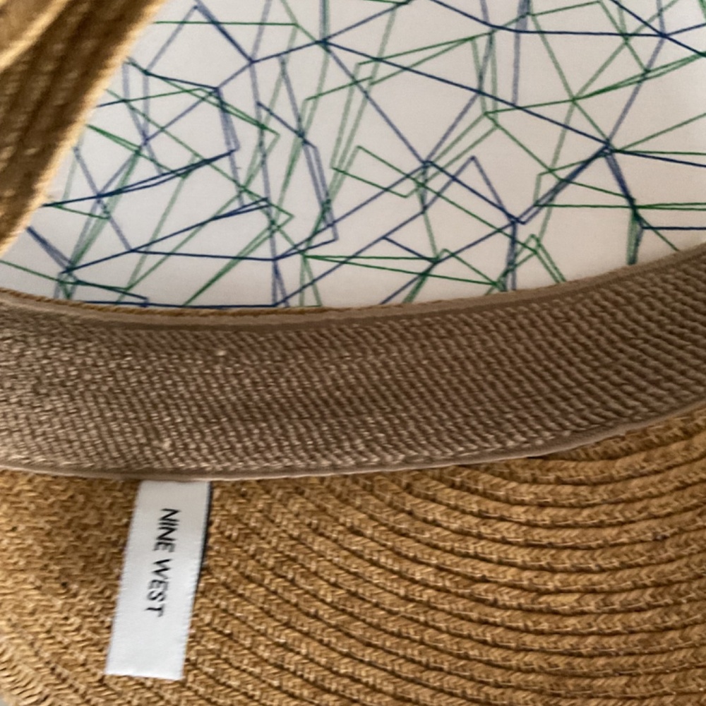 Nine West. Visor - Picture 4 of 5
